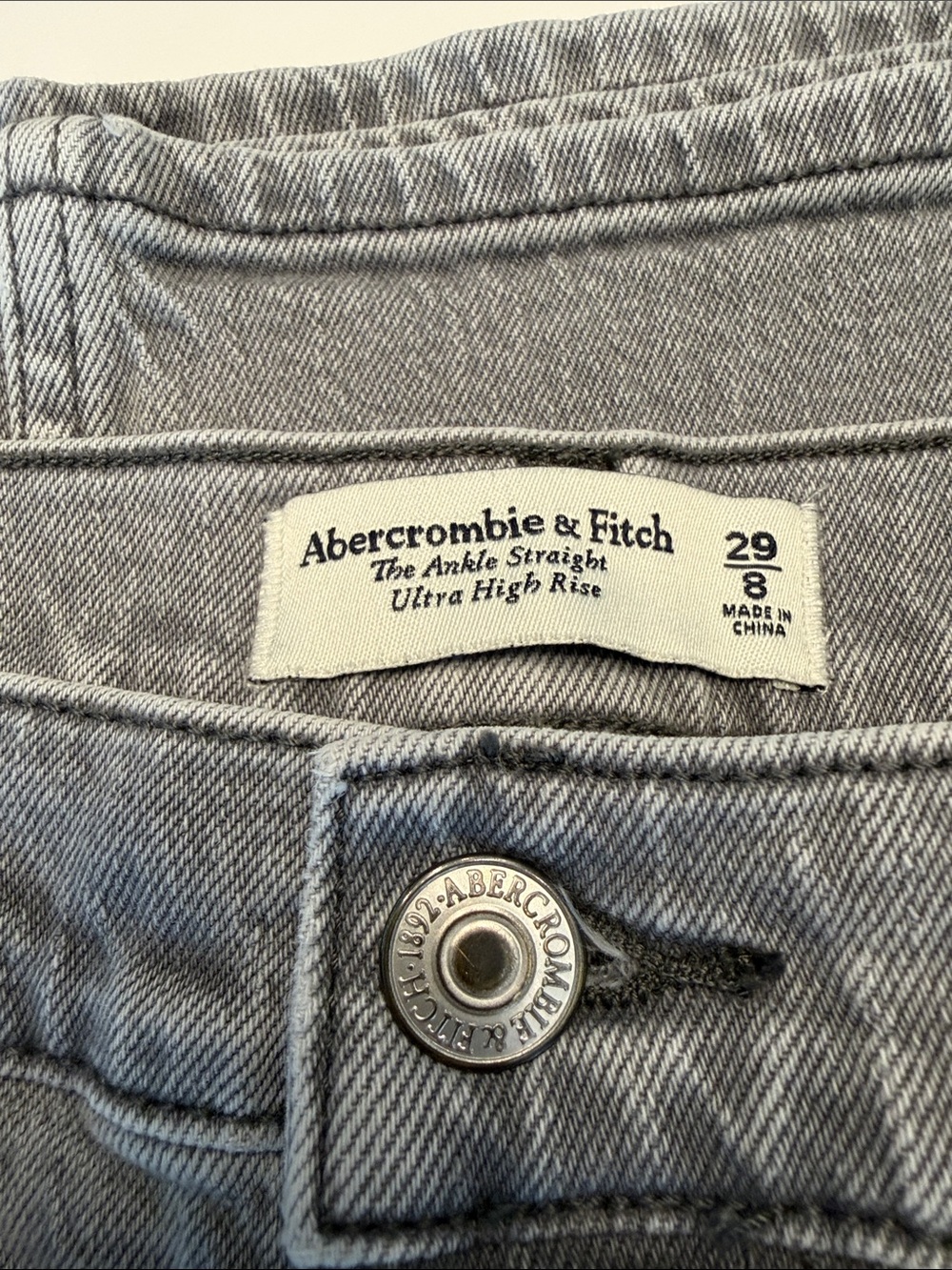 Abercrombie & Fitch Light Gray CURVE LOVE Ankle Straight Jeans